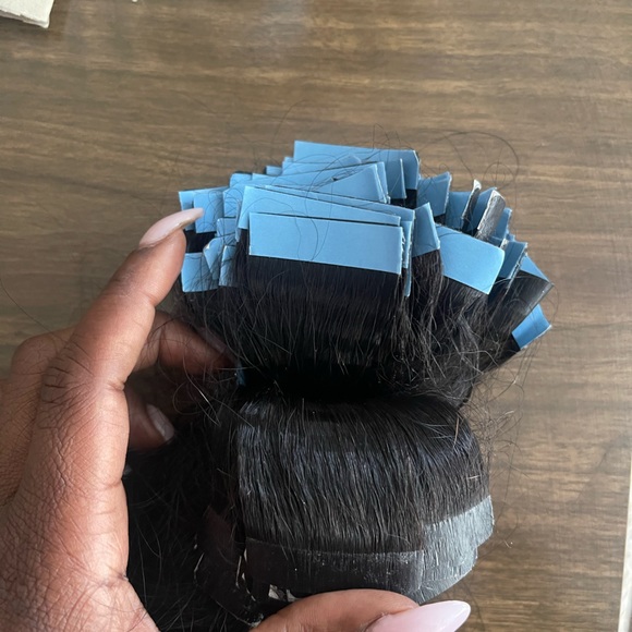 24” Relaxed yaki light Hair extension Tape in - Picture 7 of 7